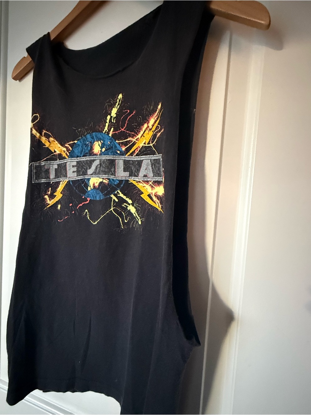 Vintage Tesla Thrashed Tour Tank - Picture 3 of 3